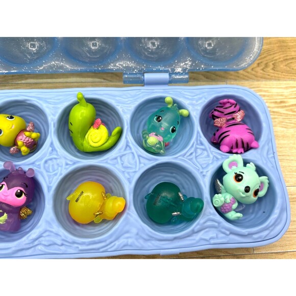 Hatchimals CollEGGtibles Lot Of 24 Assorted Figures in Blue Egg Cartons No Dups - Picture 8 of 16